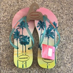 Havaianas flip flops size 9/10